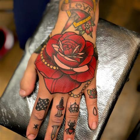 11 Neo Traditional Rose Tattoo Designs To Blow Your Mind