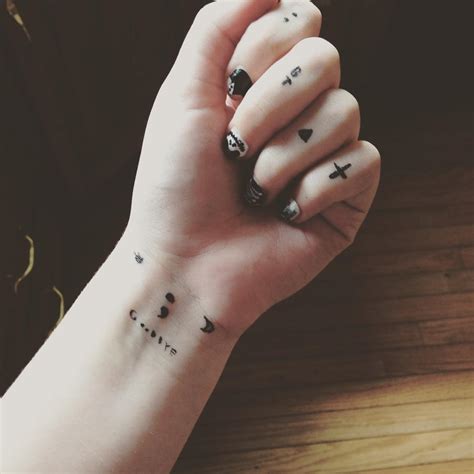 110 Cute And Tiny Tattoos For Girls Designs Meanings 2017