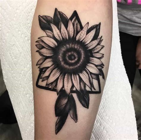 135 Sunflower Tattoo Ideas Best Rated Designs In 2020 Next Luxury