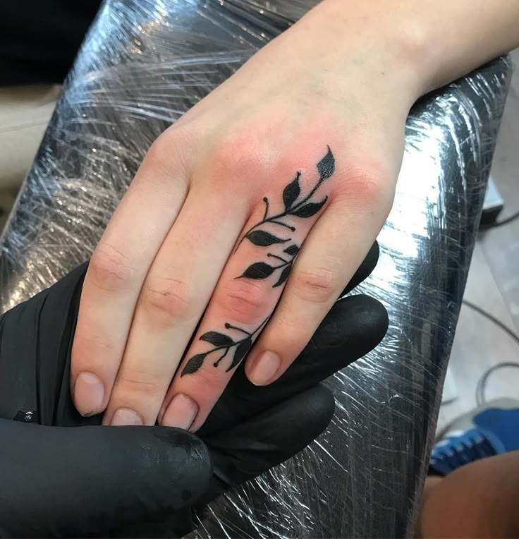 165 Best Finger Tattoo Symbols And Meanings 2020 Designs For Women