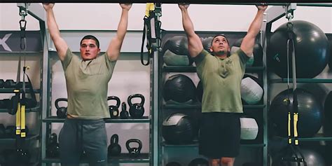 2 U S Marines Took The Navy Seals Physical Fitness Test Video