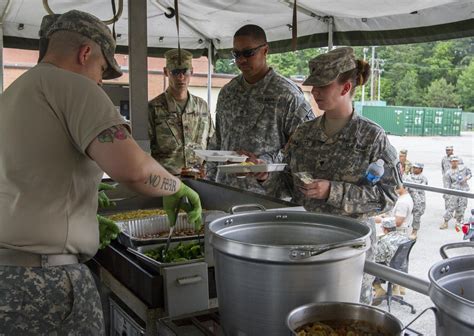 200Th Mpc Emphasizes Readiness U S Army Reserve Display