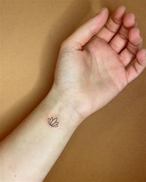 21 Beautiful And Trendy Wrist Tattoos For Women Tikli