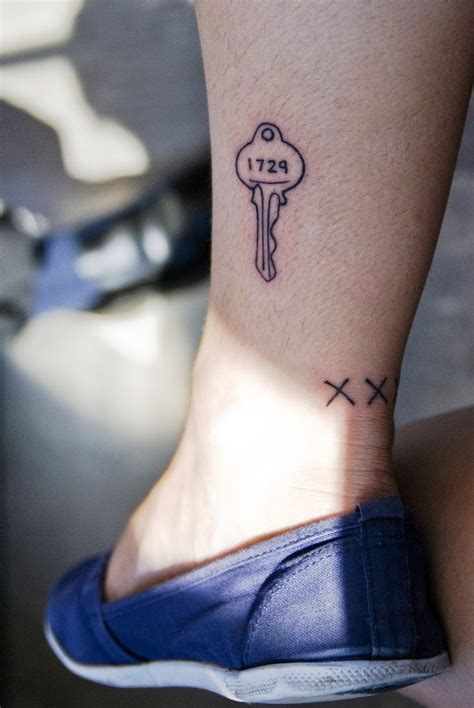 25 Cool Small Tattoos Placement Ideas Yo Tattoo