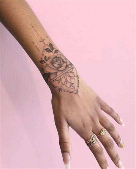 25 Creative Wrist Tattoos Ideas For Modern Girls Tatoveringsid Er