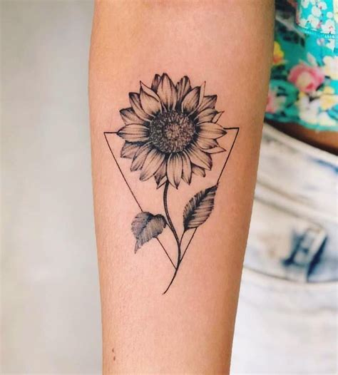 40 Sunflowers Tattoos Design Ideas For Women Chicbetter Inspiration For Modern Women In 2020