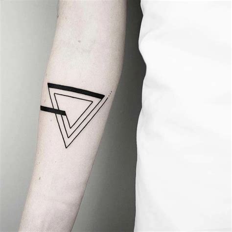 60 Linear Triangle Tattoo Art Design Ideas Geometrik D Vmeler D Vme