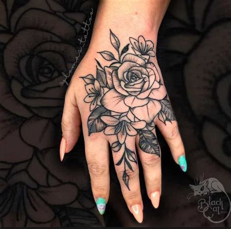 73 Stunning Hand Tattoos For Women 2024 Inspiration Guide Ide Tato