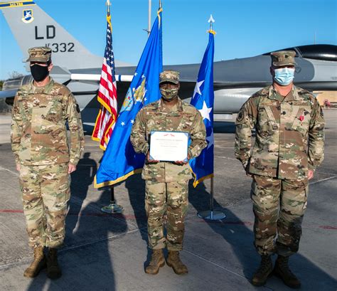 Air Force Life Cycle Management Center Officer Awarded Bronze Star