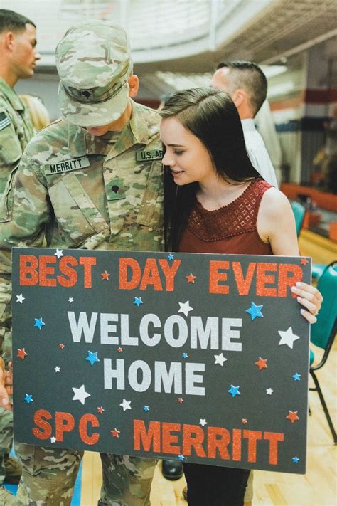 Army Homecoming Welcome Signs