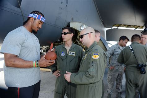 Atlanta Falcons Support Military Members With Uso Nfl Tour To Pacific