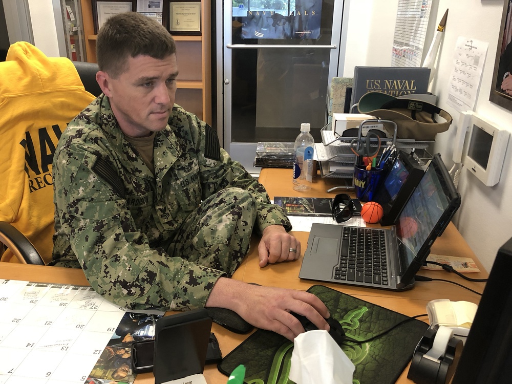 Dvids News Recruiter Brings Work Ethic To Navy Recruiting