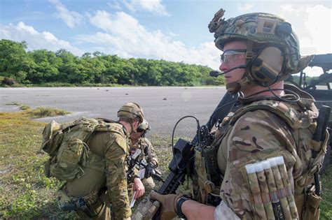 Explosive Ordnance Disposal Mobile Unit 5 Australian Forces Train