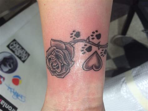 Female Tattoo Designs For Wrist