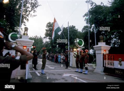 Flag Lowering Ceremony India Pakistan Border Stock Photo Alamy