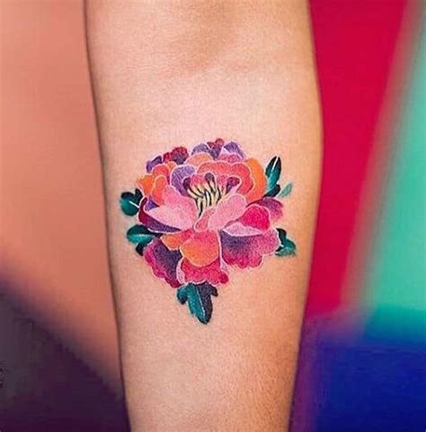 Floral Tattoo Artists Who Capture The Diverse Beauty Of Blooms