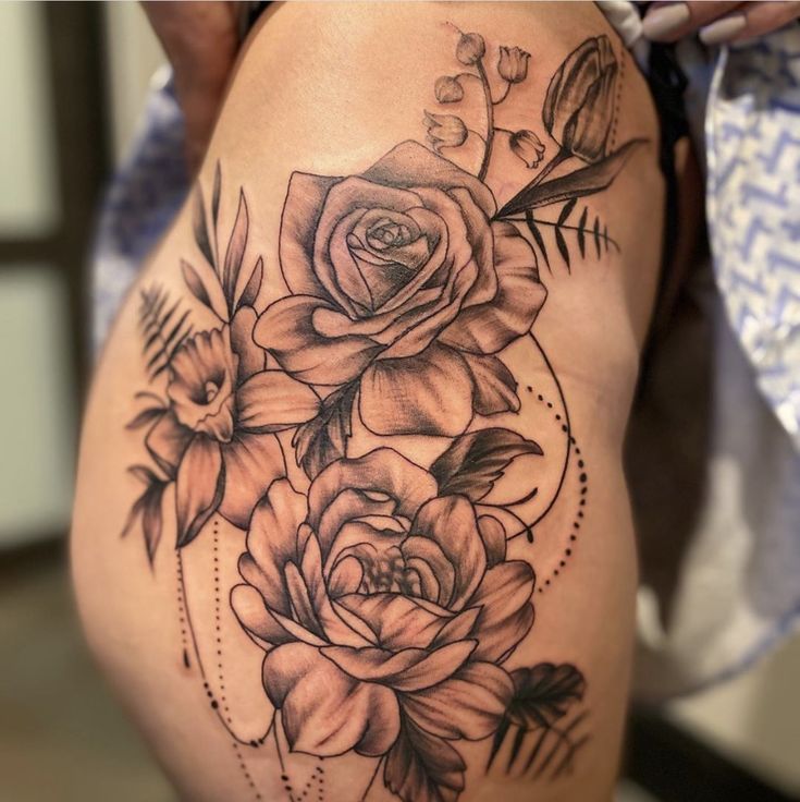 Flowers On The Hip Bein Tattoos F R Frauen Tattoos Frauen Tattoos