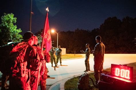 Fort Leonard Wood Service Members Honor Fallen Eod Soldier With