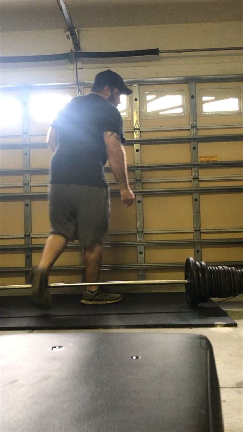 I Know The Weight Looks Weird And The Setup Is Stupid 400 Lbs Deadlift