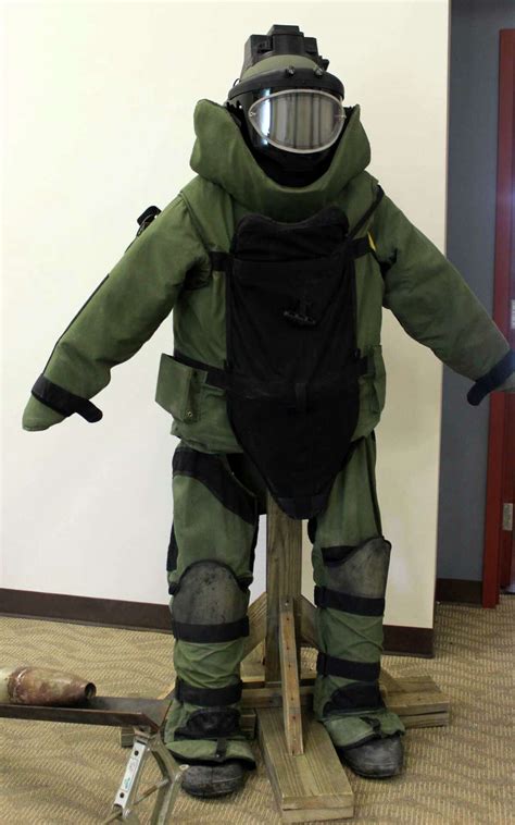 Local Eod Unit Prepares For Canadian Bomb Disposal Mission