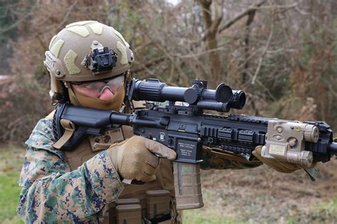 Marines Receive Improved Optic To Identify Threats From Farther