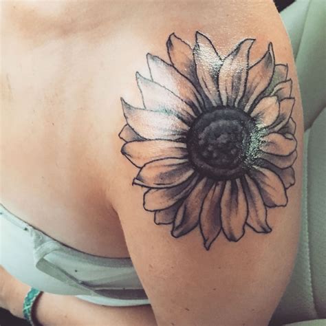 My New Shoulder Sunflower Tattoo Xoxo Sunflower Tattoo Shoulder