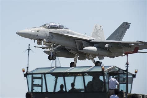 Navy Lays Bare F A 18 Hornet Super Hornet Readiness Gaps