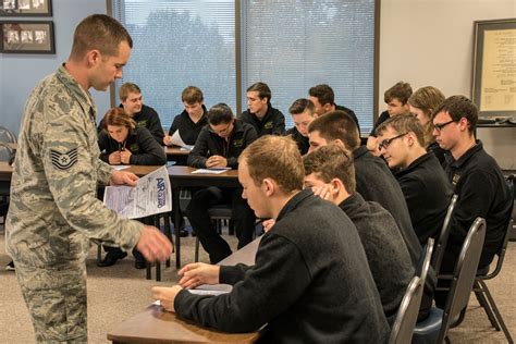 Ohio Air Guard Recruiter Is An Innovator