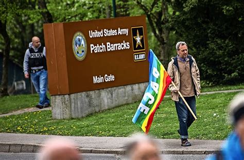 Patch Barracks In Stuttgart Vaihingen Mahnwache Gegen Krieg Stuttgart