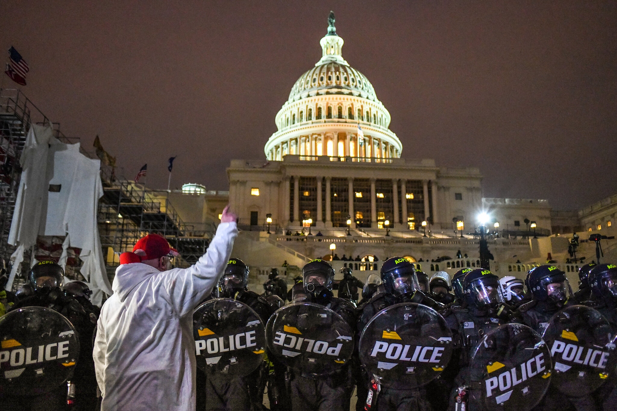 Photos National Guard Troops Are Patrolling The Capitol Building In Force