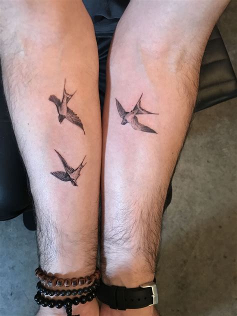 Pin By Rm On Birds Tattoo Sparrow Tattoo Sparrow Tattoo Design Tattoos