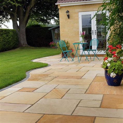 Sandstone Paving A Guide For Your Patios And Driveways