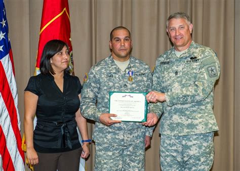 Sma Presents Soldier S Medal To Fort Leonard Wood Soldier Article