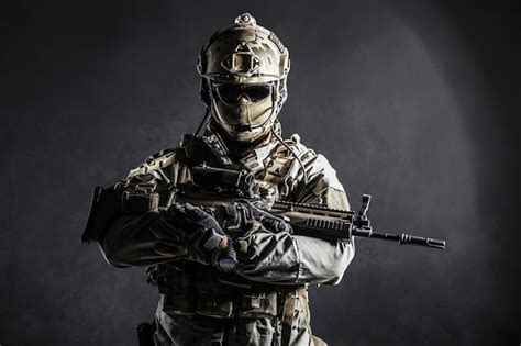 Soldado Del Ej Rcito De Fuerzas De Operaciones Especiales Foto Premium