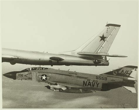 The Aviationist Photo When Us Navy F 4 Phantom Jets Met Soviet Tu