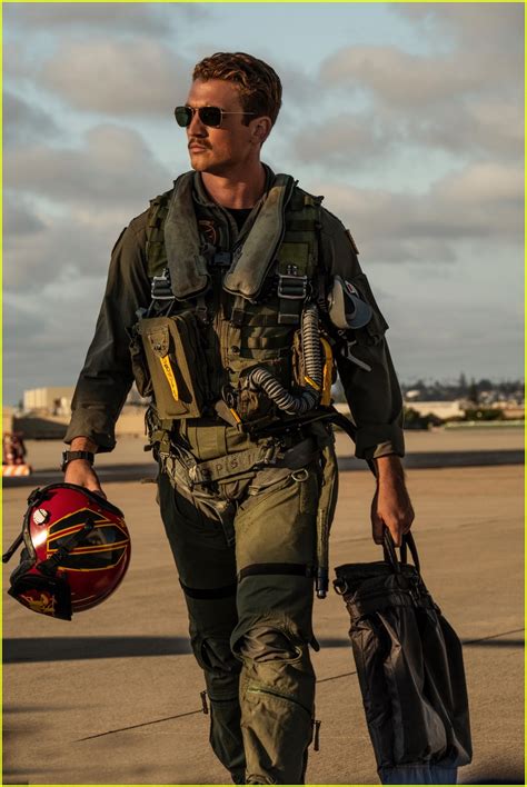 Top Gun Maverick Breaks A Record For Tom Cruise S Career Box