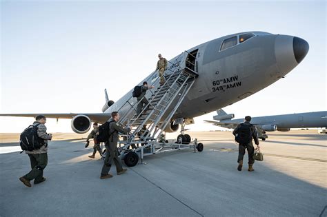 Travis Kc 10 Extenders Perform Routine Refuel Training Travis Air