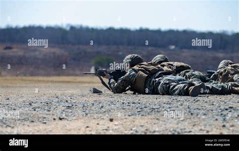 U S Marines From The Marine Corps Reserves Practice A Mission