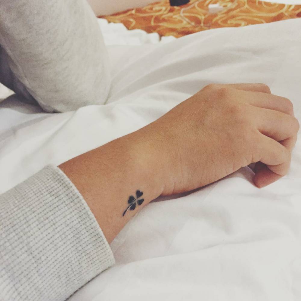 Update 68 Leaf Wrist Tattoo Best In Cdgdbentre