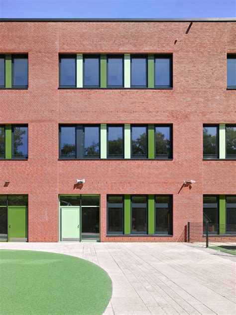 Us School Patch Barracks By Ondra Architects Roland Halbe