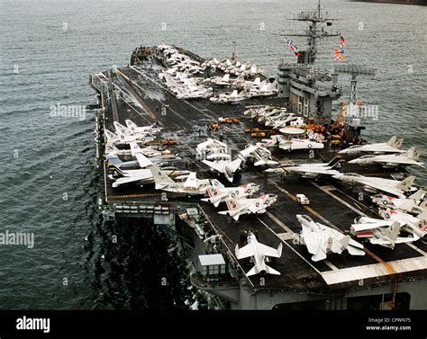 Uss Nimitz Cvn 68 Stock Photo Alamy