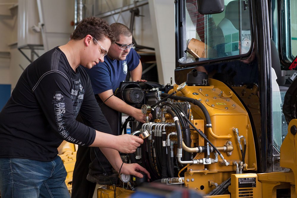 What Is A Heavy Equipment Service Technician And What Do They Do