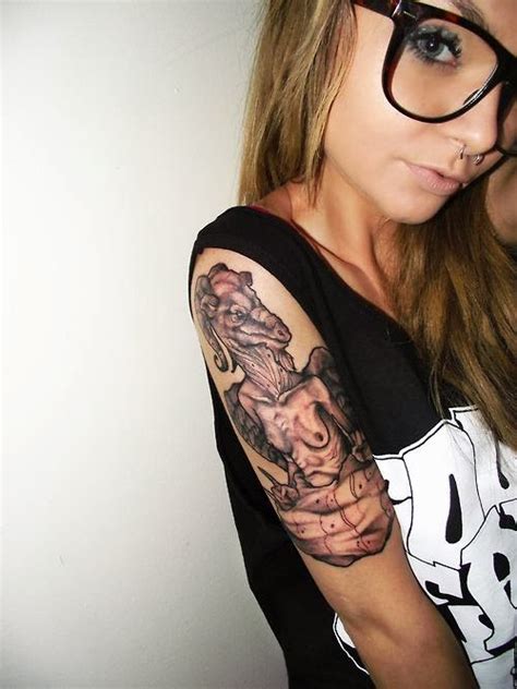 World S Most Popular Tattoo For Female World Beautiful Emo Girls Tattoo